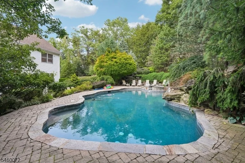 Photo of 16 Apple Ln