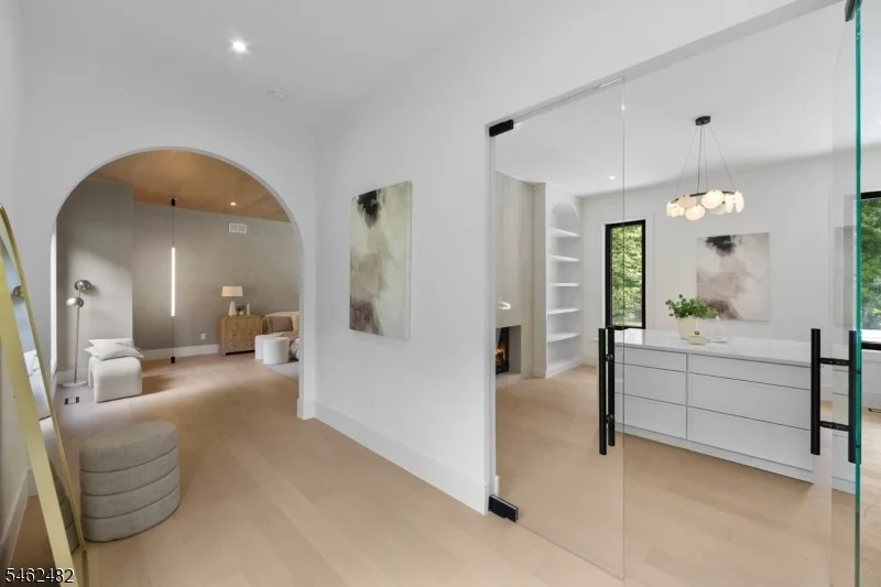 Photo of 809 West Shore Drive