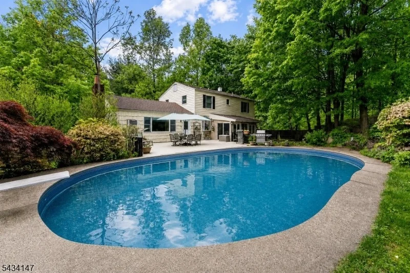 Photo of 33 Brooksyde Ave