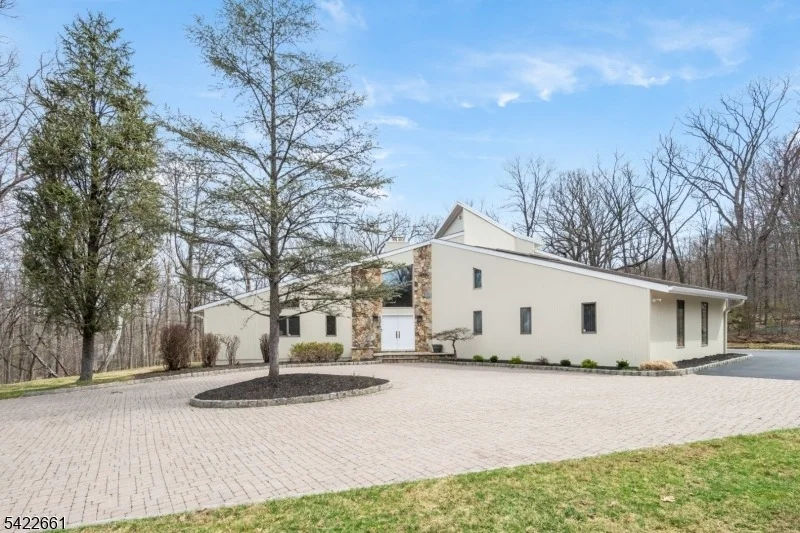 Photo of 586 Stangle Rd
