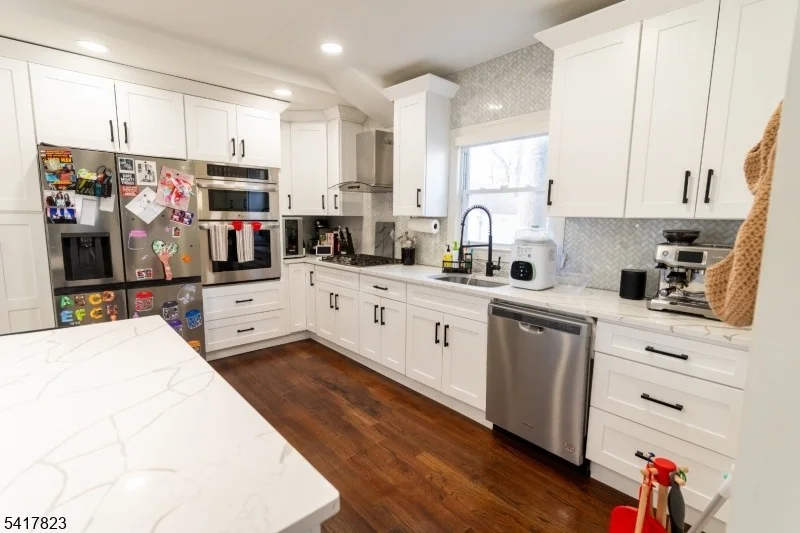 Photo of 246 Stirling Ave