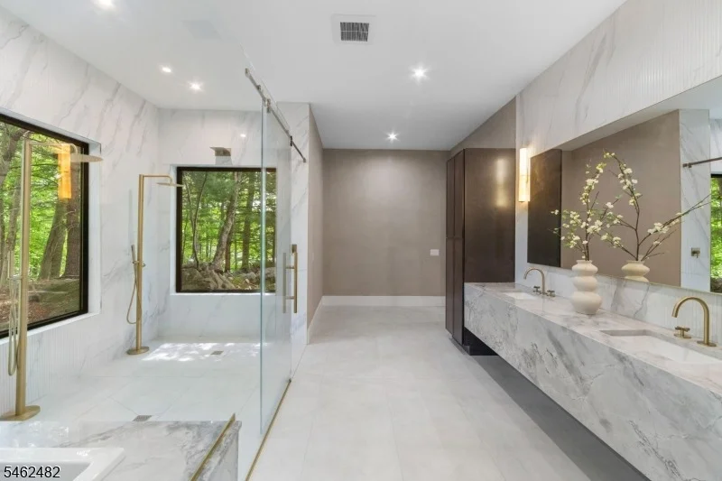 Photo of 809 West Shore Drive