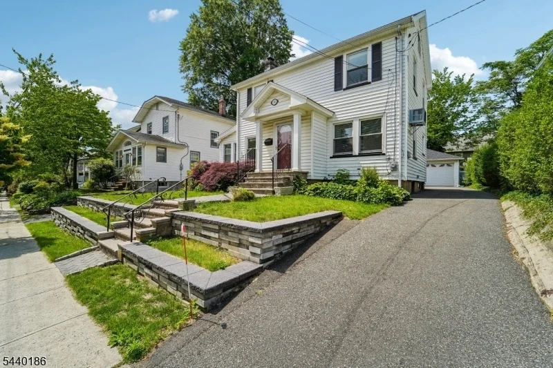 Photo of 34 Cypress St