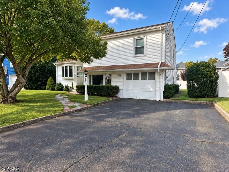 Photo of 30 Pembrook Dr