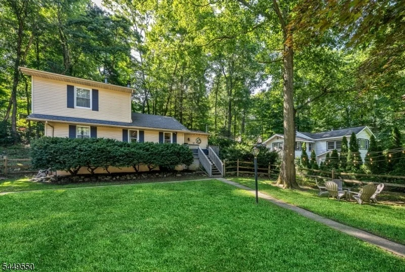 Photo of 48 Dunham Rd
