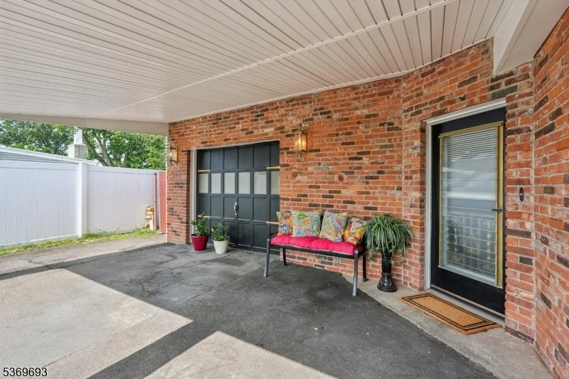 Photo of 20 Leonard Ter