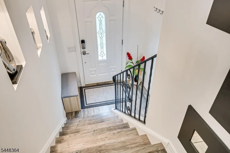 Photo of 737 W 8Th St