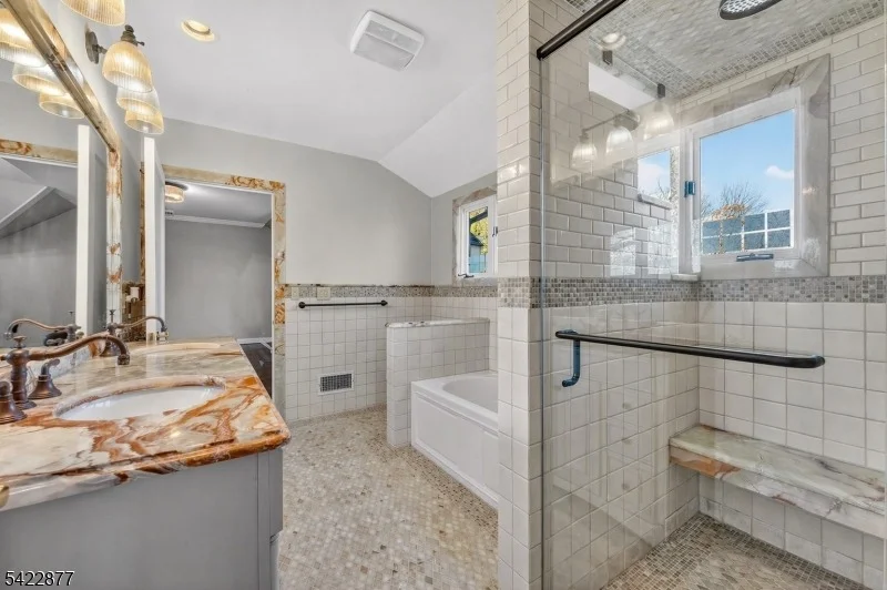 Photo of 54 Hamilton Dr