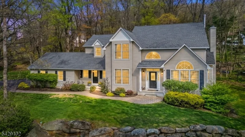 Photo of 16 Yorkshire Dr