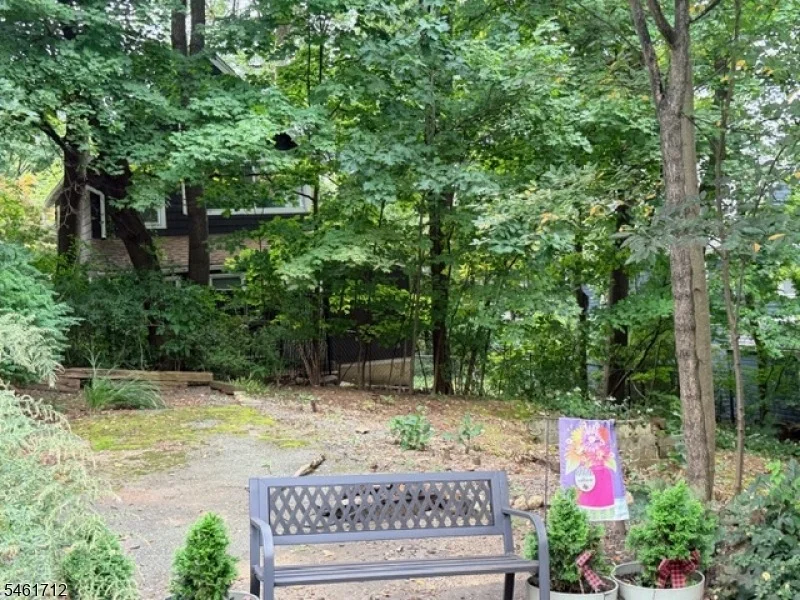 Photo of 6 W Hedding Pl