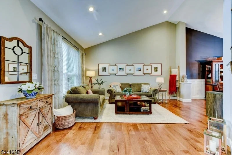 Photo of 88 Watch Hill Rd