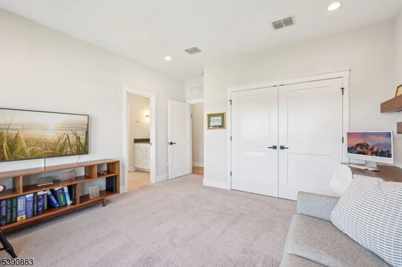 Photo of 30 Juniper Ct