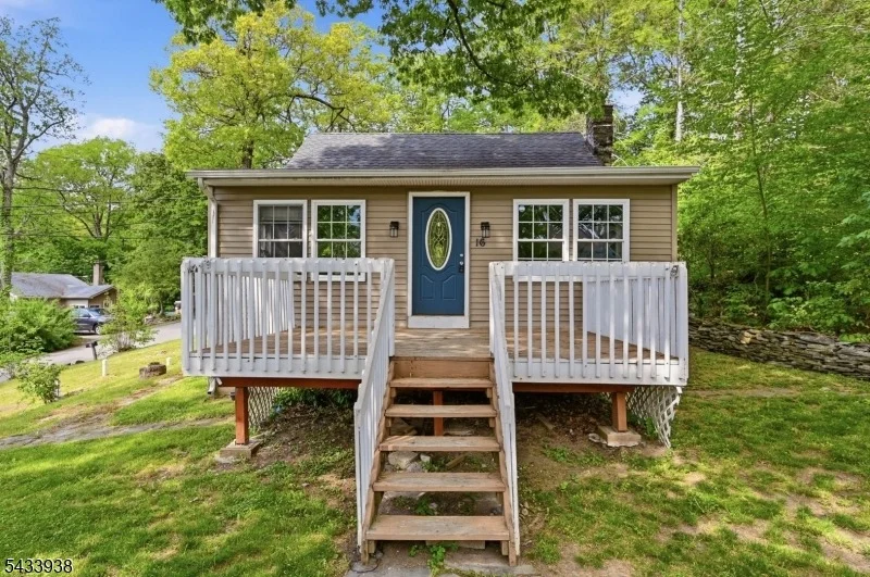 Photo of 16 Morsemere Rd