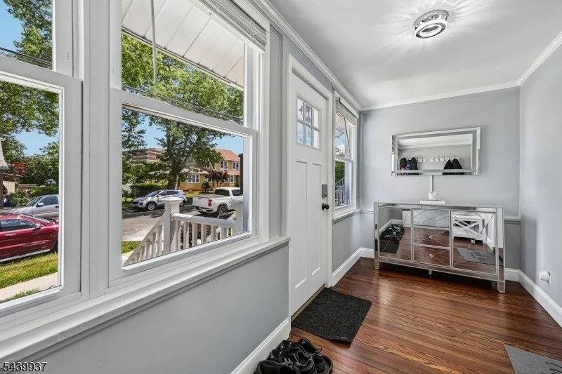 Photo of 377 Parker Ave