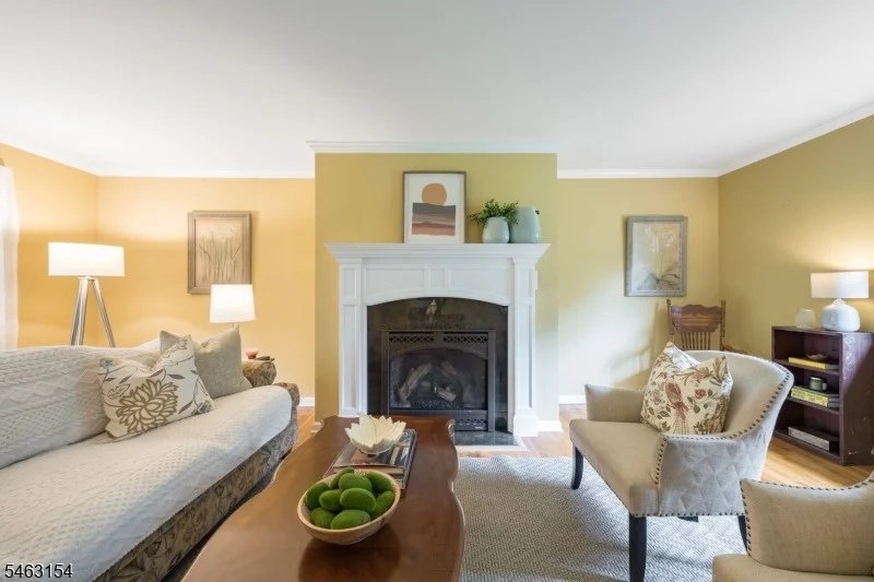 Photo of 43 Chaucer Dr