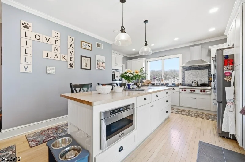 Photo of 173 Point Breeze Dr