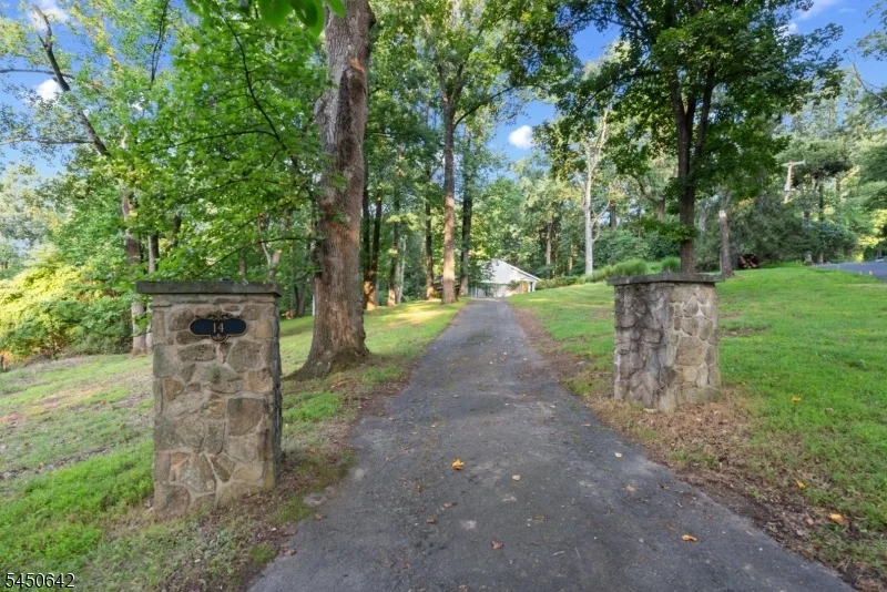Photo of 14 Stoney Hill Rd