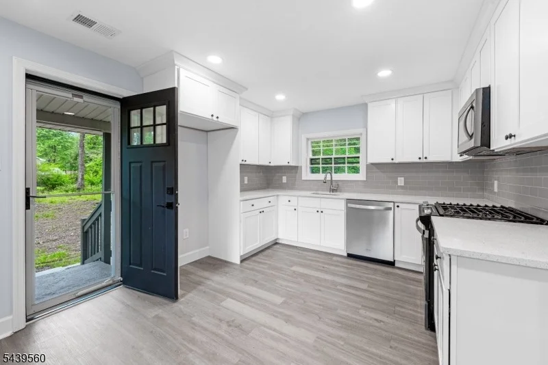 Photo of 20 Cooper Ln