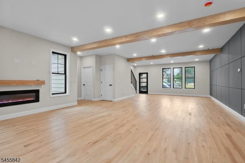 Photo of 41 Lefke Ln