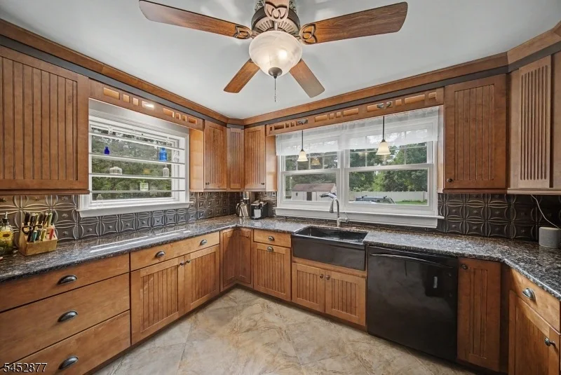 Photo of 409 RIDGE ROAD