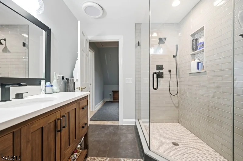Photo of 173 Point Breeze Dr