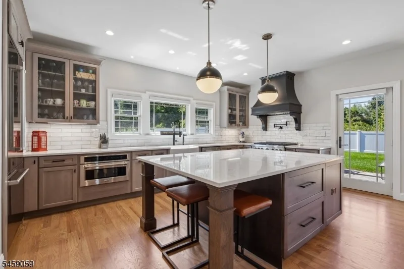 Photo of 231 Mountain Ave