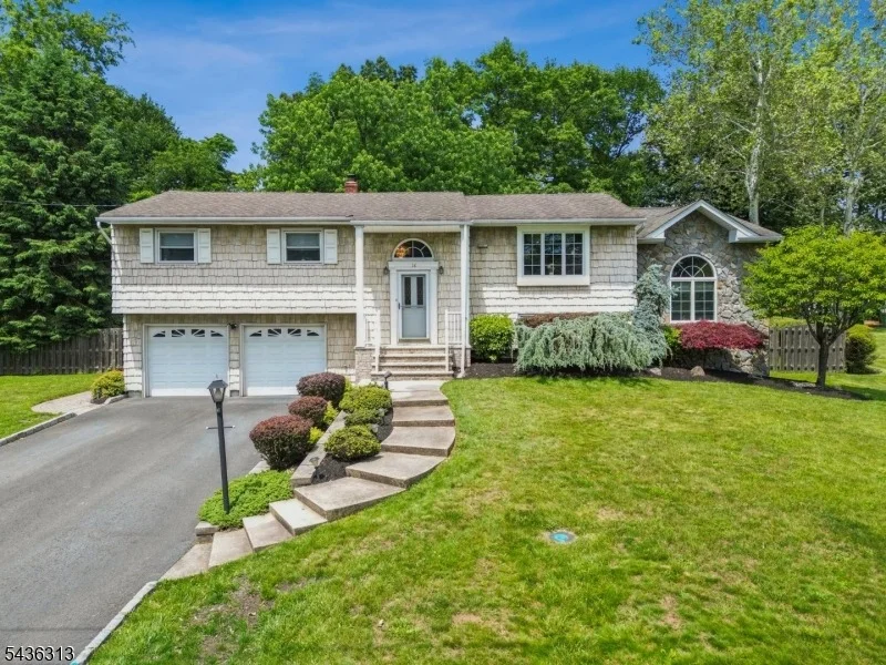 Photo of 18 Mary Ellen Dr
