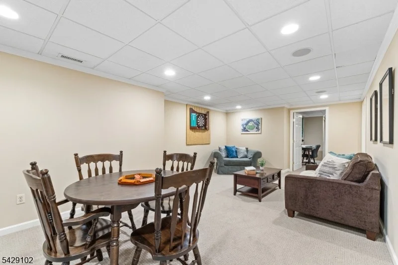 Photo of 16 Yorkshire Dr