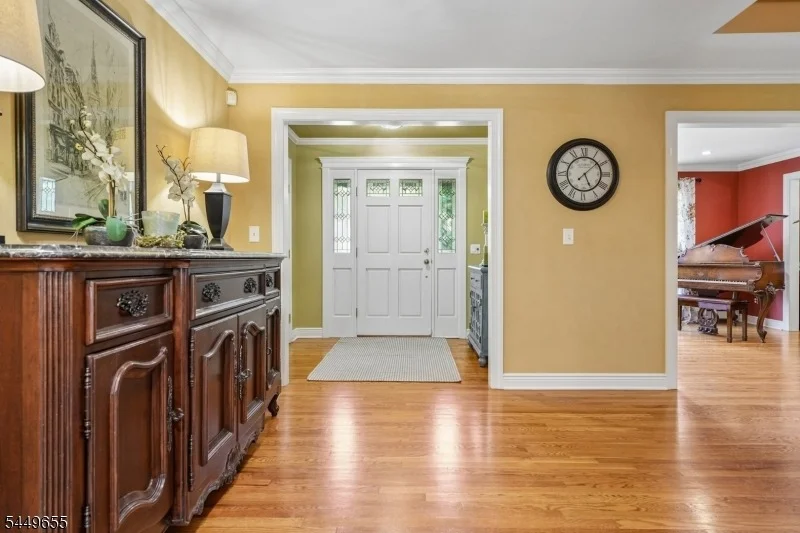 Photo of 9 Pitcairn Dr