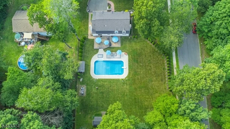 Photo of 37 Camelot Dr