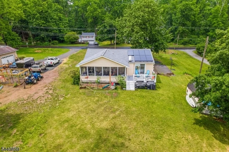 Photo of 194 Decker Pond Rd