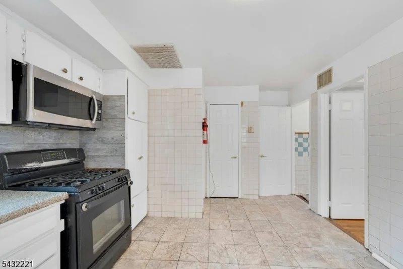 Photo of 183 Devon St