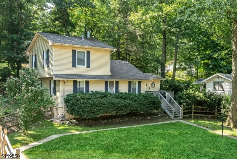 Photo of 48 Dunham Rd