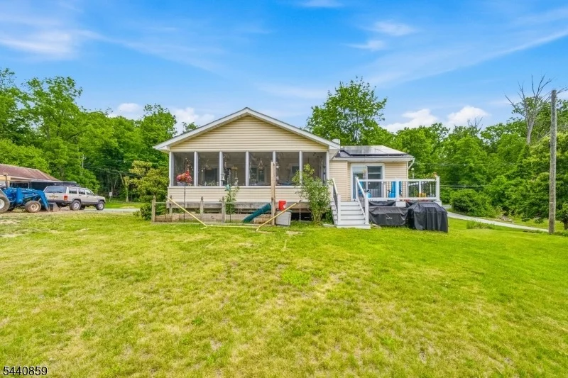 Photo of 194 Decker Pond Rd