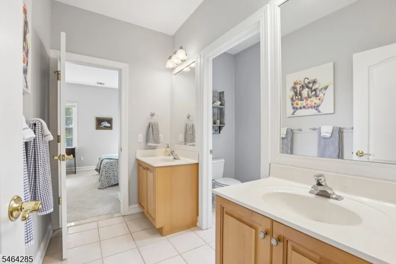 Photo of 5 Chesterfield Dr