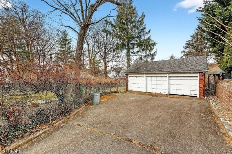 Photo of 170 Christopher St
