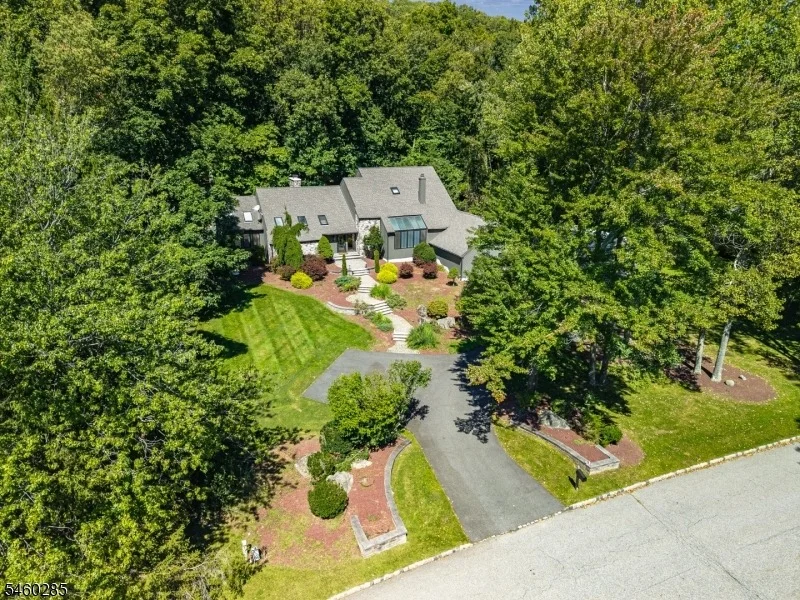 Photo of 33 Radcliffe Dr