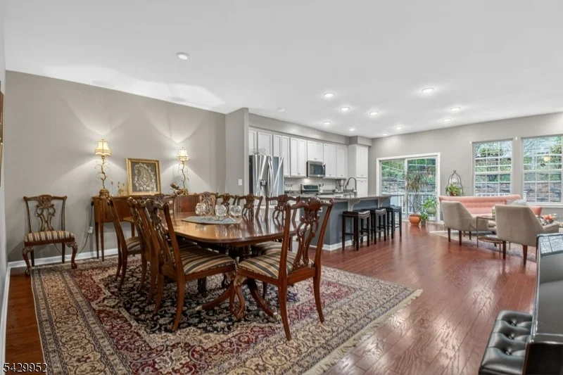 Photo of 104 Albert Ct