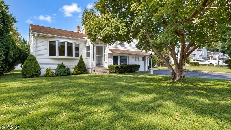 Photo of 30 Pembrook Dr