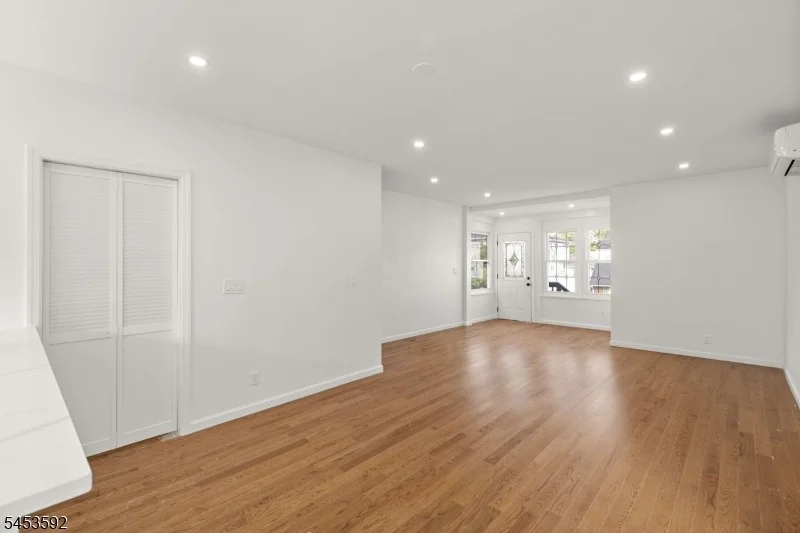 Photo of 345 Forest St