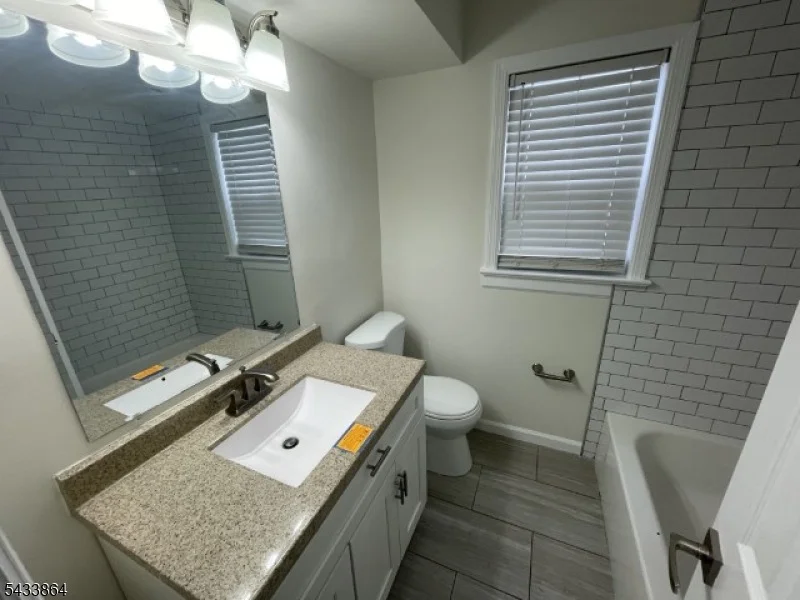 Photo of 1584 Walker Ave