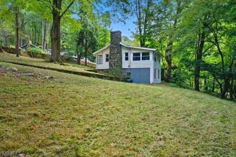 Photo of 330 Springbrook Trl