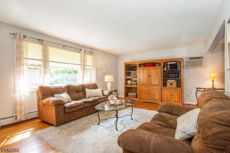 Photo of 27 Dewey Dr