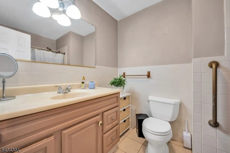 Photo of 244 Juniper Ln