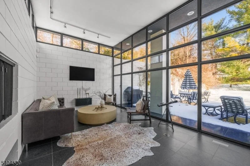Photo of 451 Mountain Ave