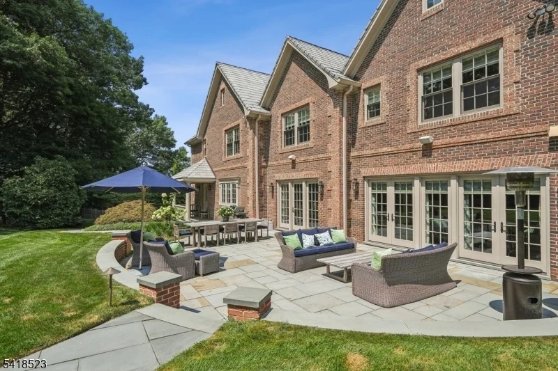 Photo of 30 Robert Dr