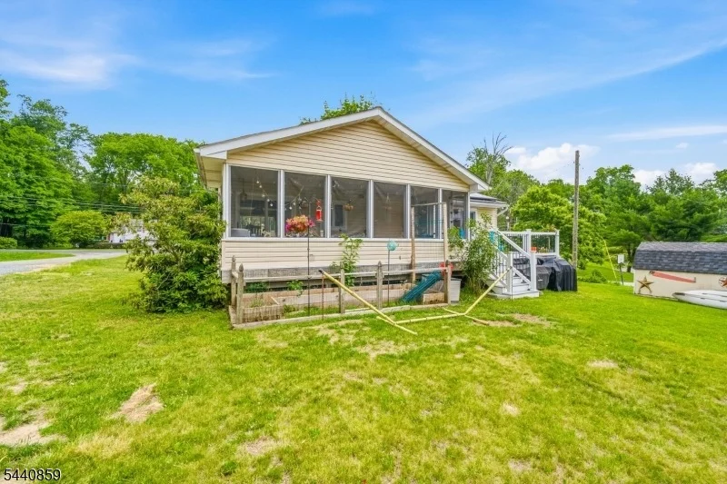 Photo of 194 Decker Pond Rd