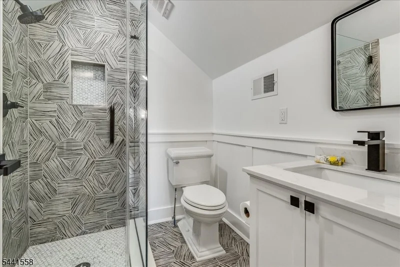 Photo of 27 Montclair Ave