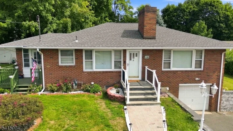 Photo of 1 Roy St