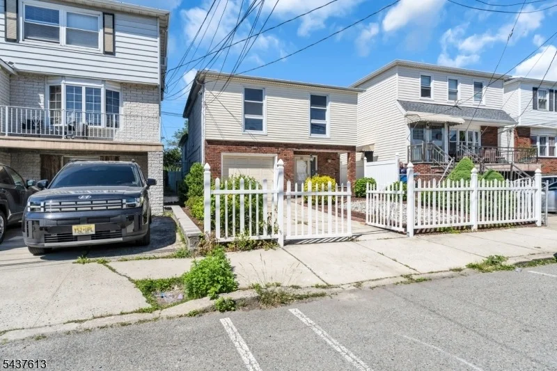 Photo of 23 Colonial Dr